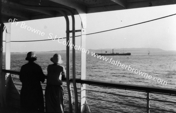 LADIES ON BOAT - DECK